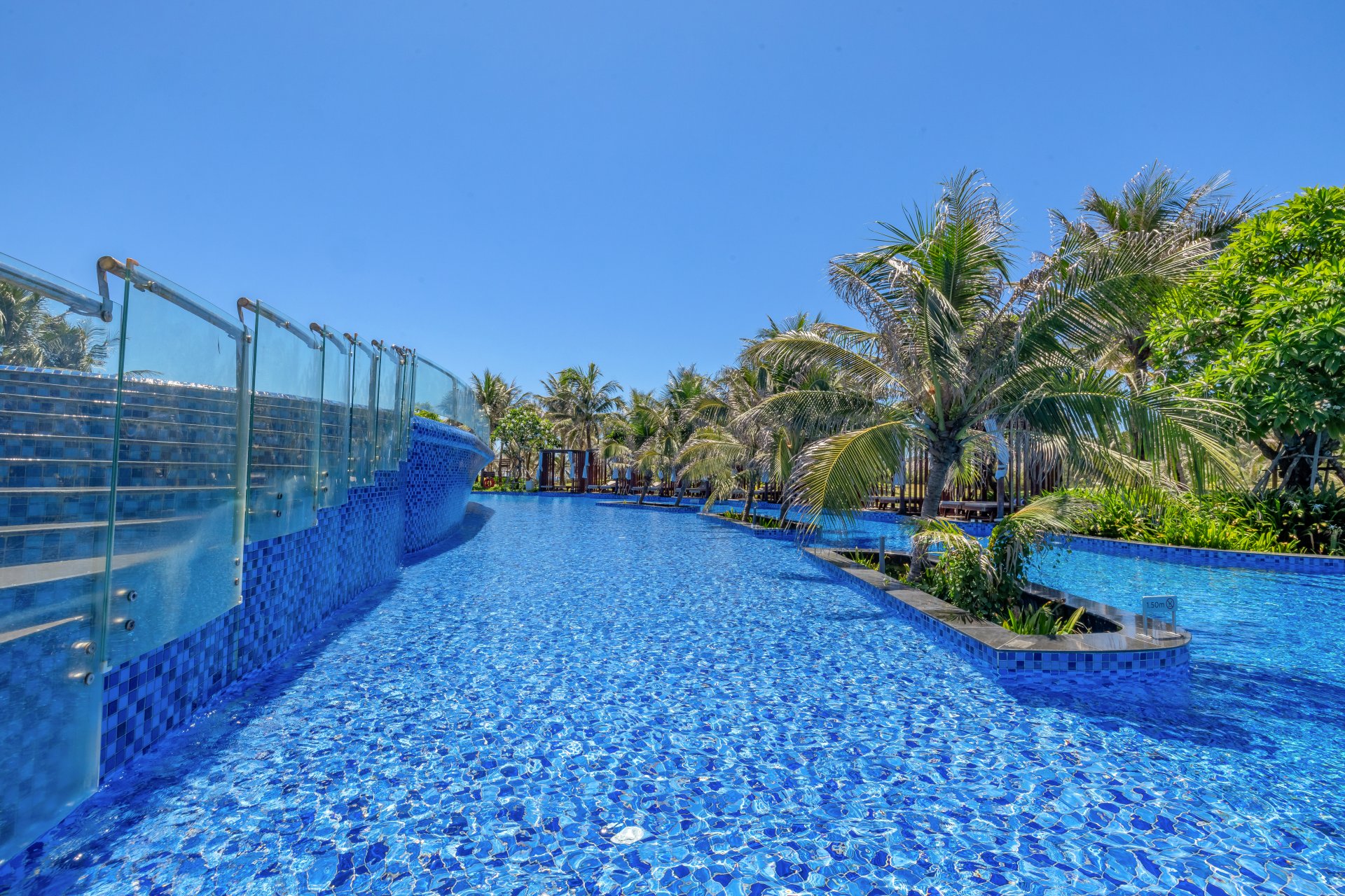 Kn Pool 32