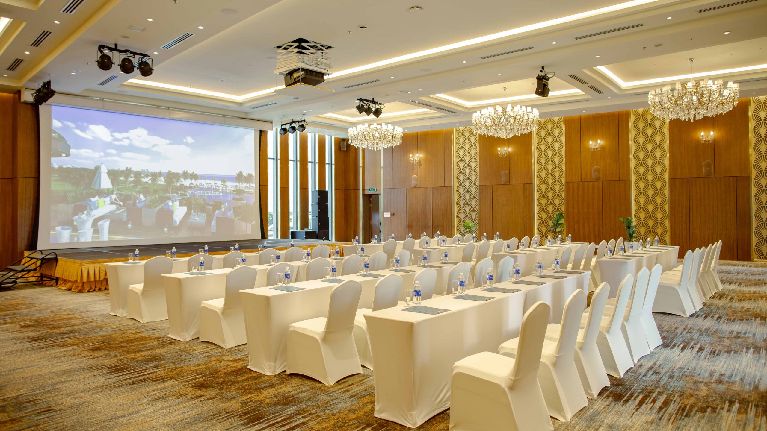 Meeting & Conference Packages 13 Wyndham Grand KN Paradise Cam Ranh Meeting & Conference Packages, Gói Hội Họp